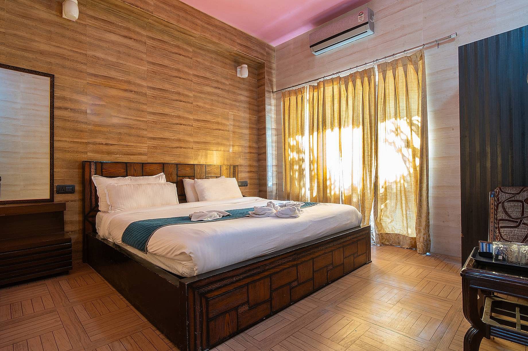 Chanakya Resort Deluxe Room