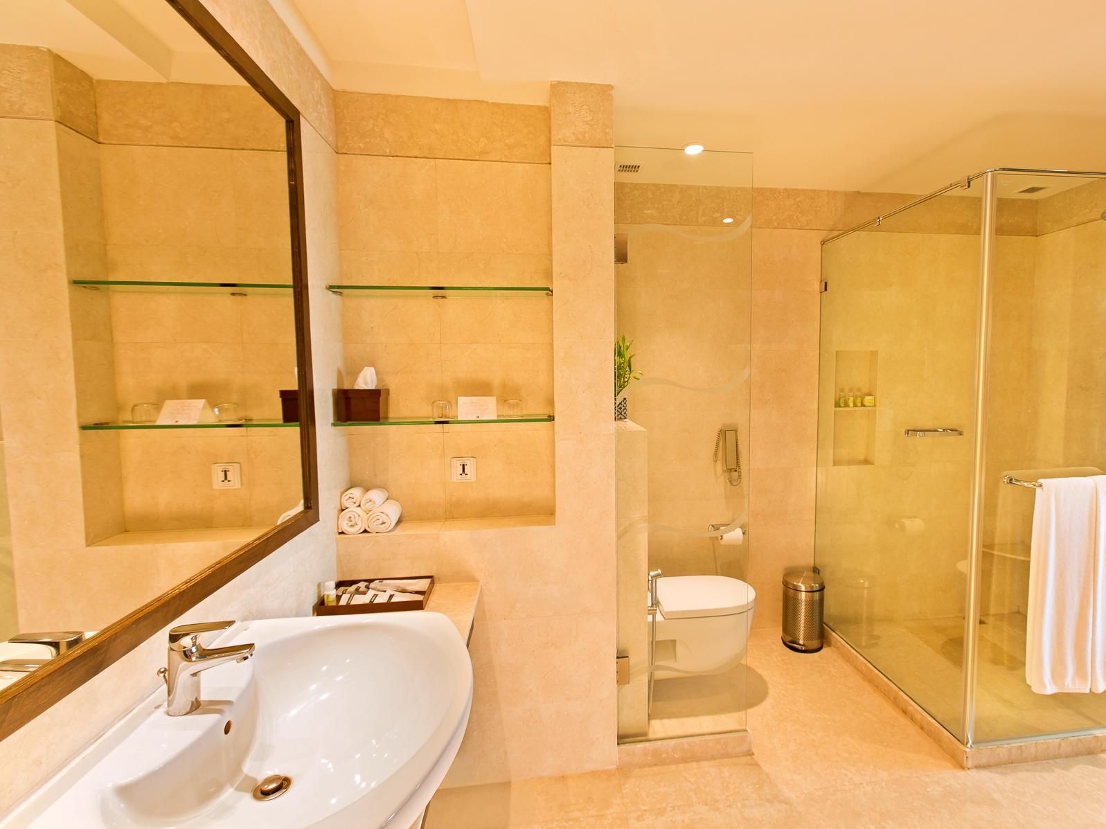 The LaLiT Jaipur Deluxe Room Twin 2