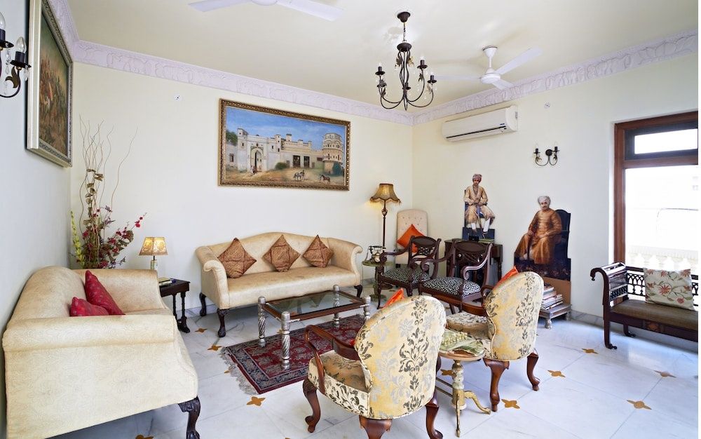 Deluxe Room with Breakfast and Complimentary Airport pick-up
