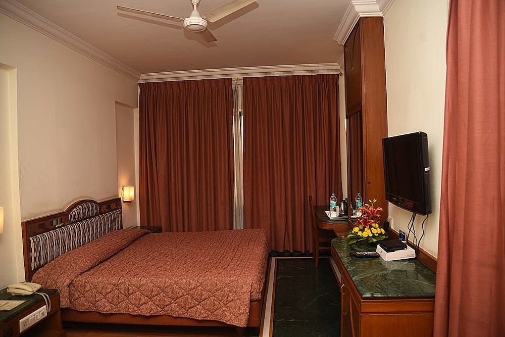 Hotel Maurya Deluxe AC Room 8