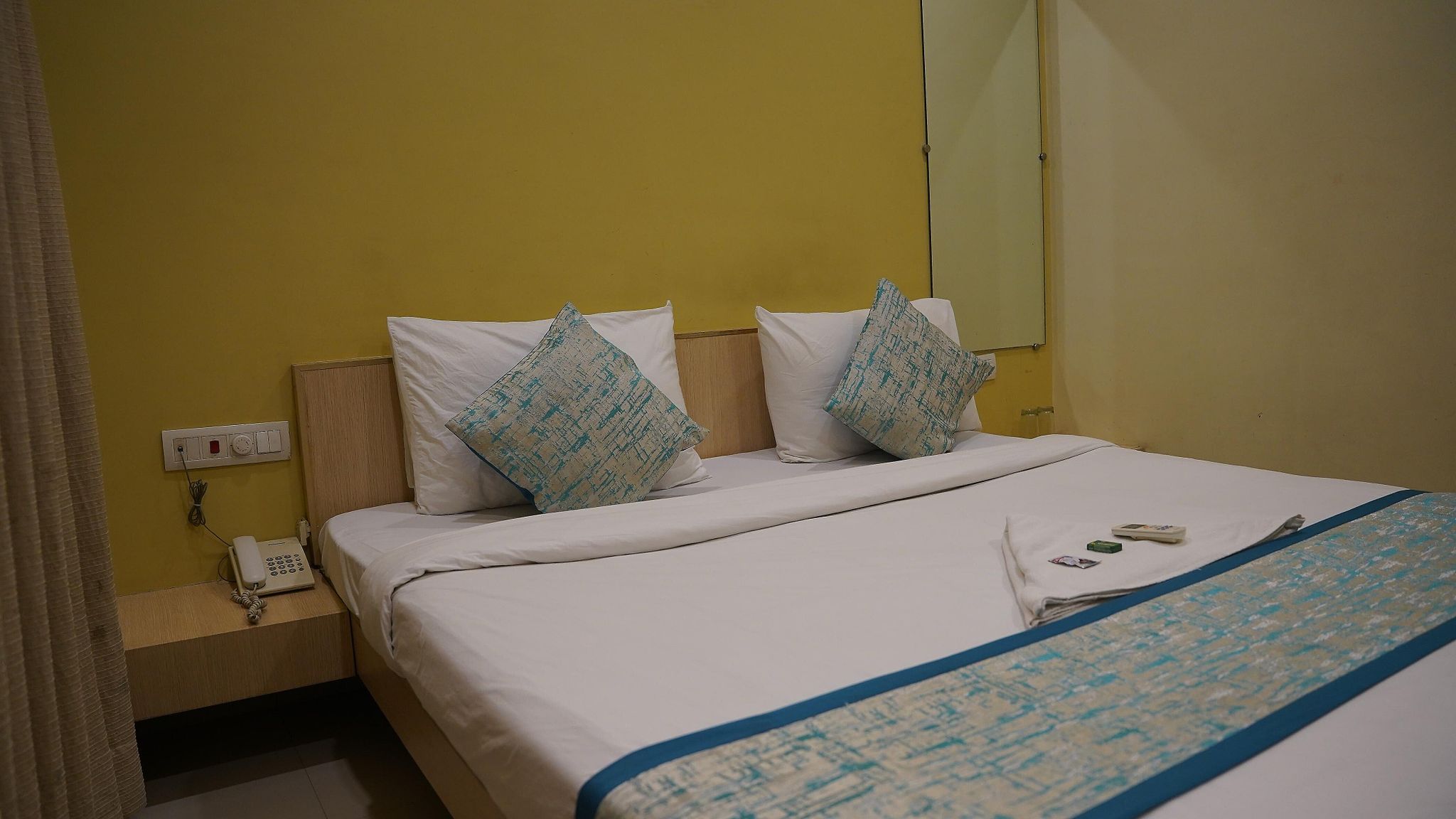 Hotel Suncity Deluxe Room