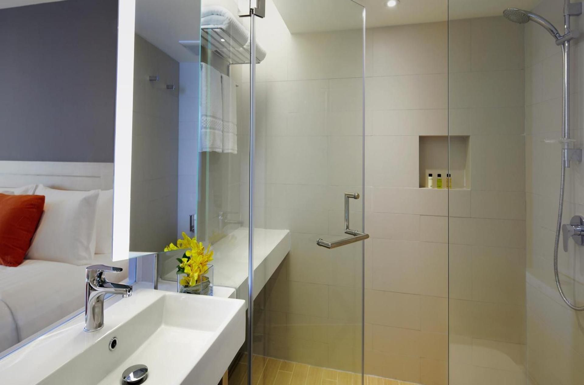 Superior Balcony King