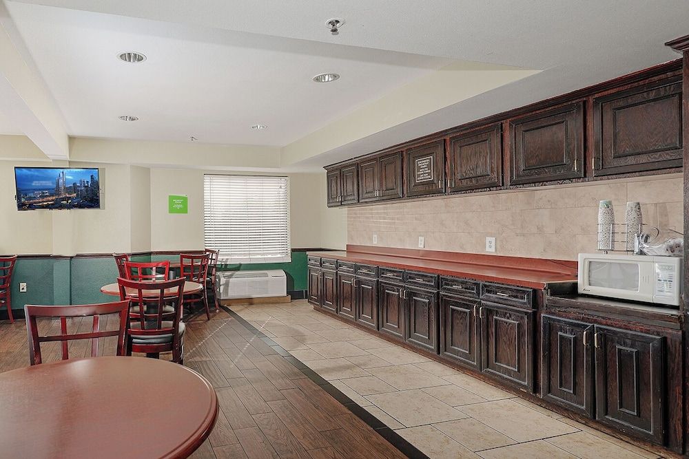 undefined GreenTree Inn Houston IAH Airport 6