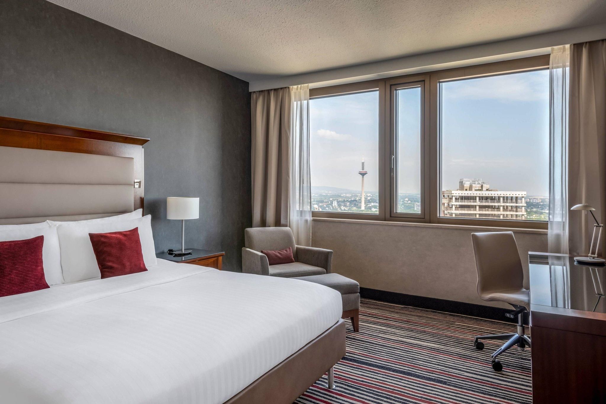 Deluxe Guest room, 1 King, Free WIFI