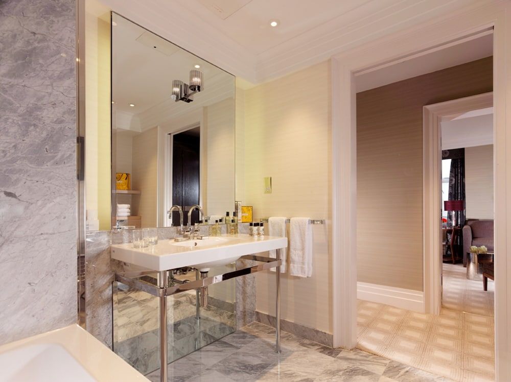 Capital Townhouse Junior Suite