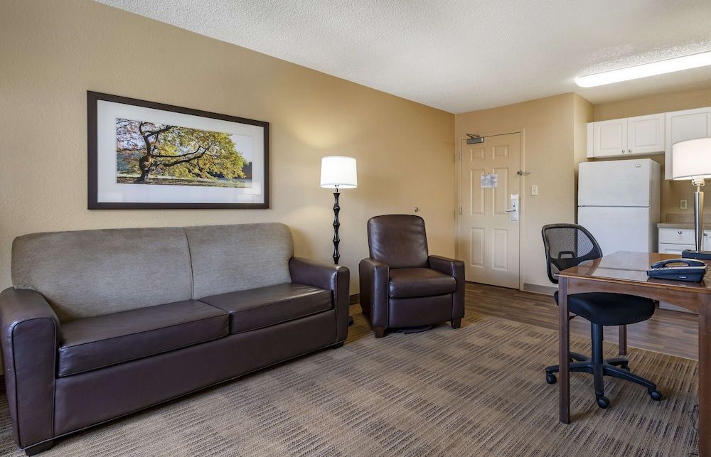 Extended Stay America Suites Orlando Maitland 1776 Pembrook Deluxe Studio, 1 Queen Bed with Sofa bed, Non Smoking 4