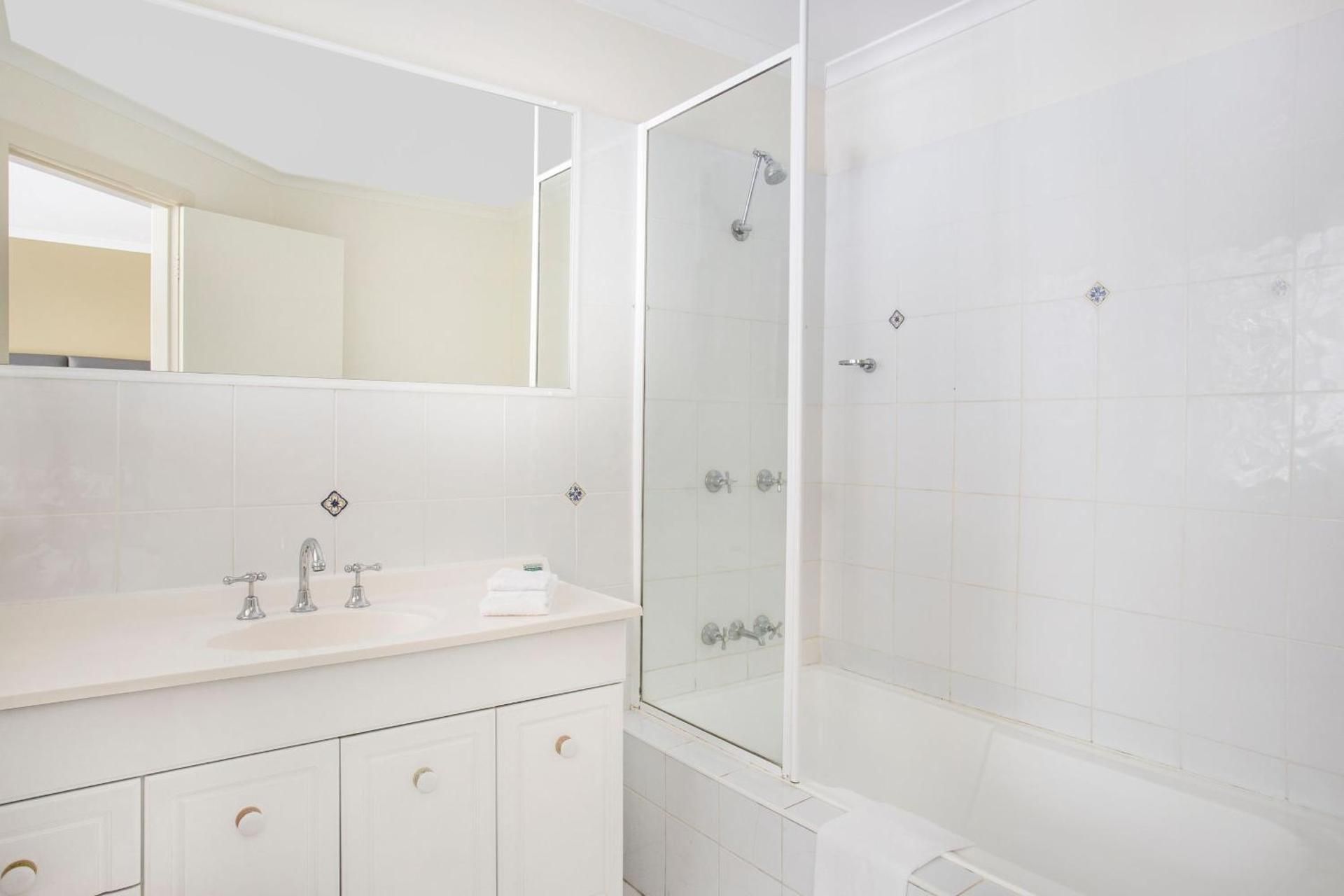 Breakfree Aanuka Beach Three-Bedroom Resort Spa