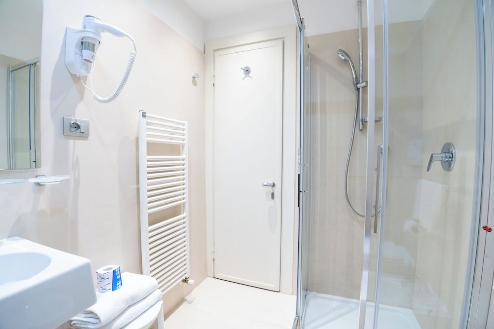 Hotel Como Superior Double or Twin Room 3