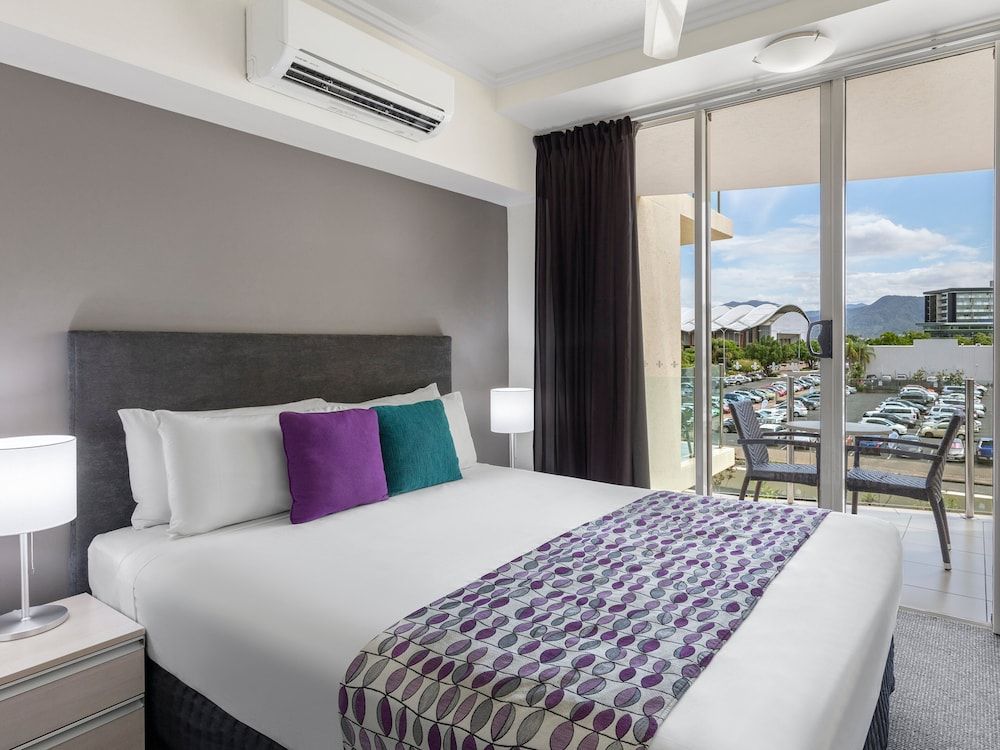 Park Regis City Quays Executive Hotel Room