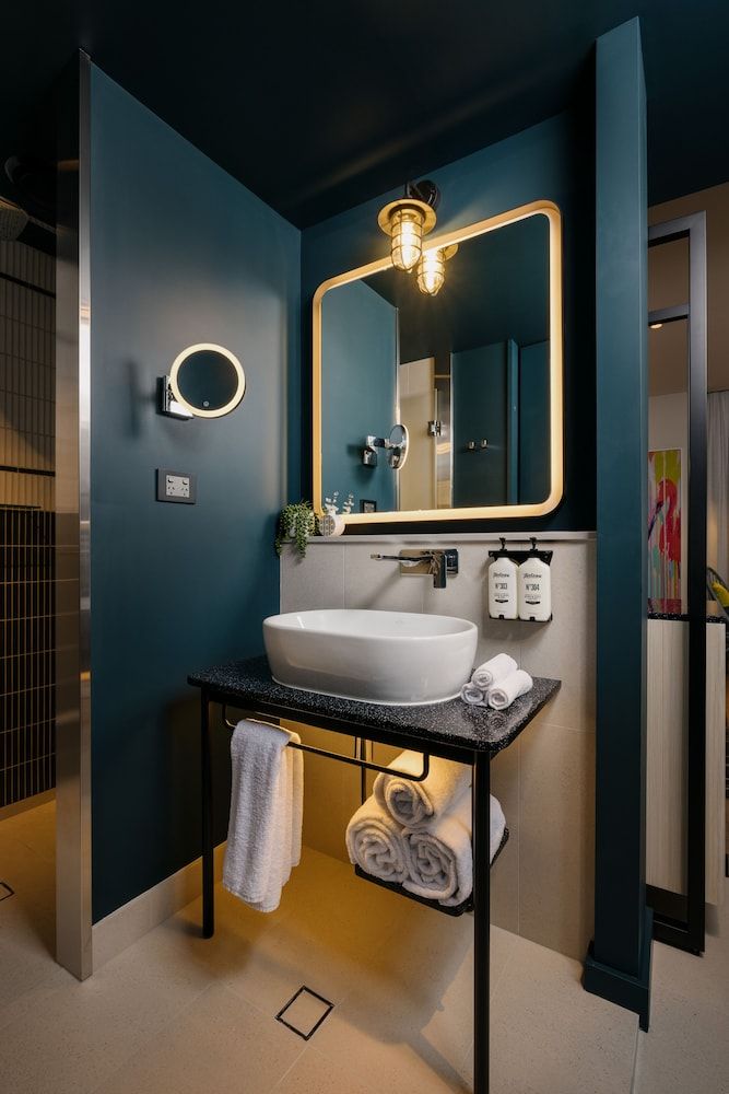 Standard Room, 1 King Bed (High Floor)
