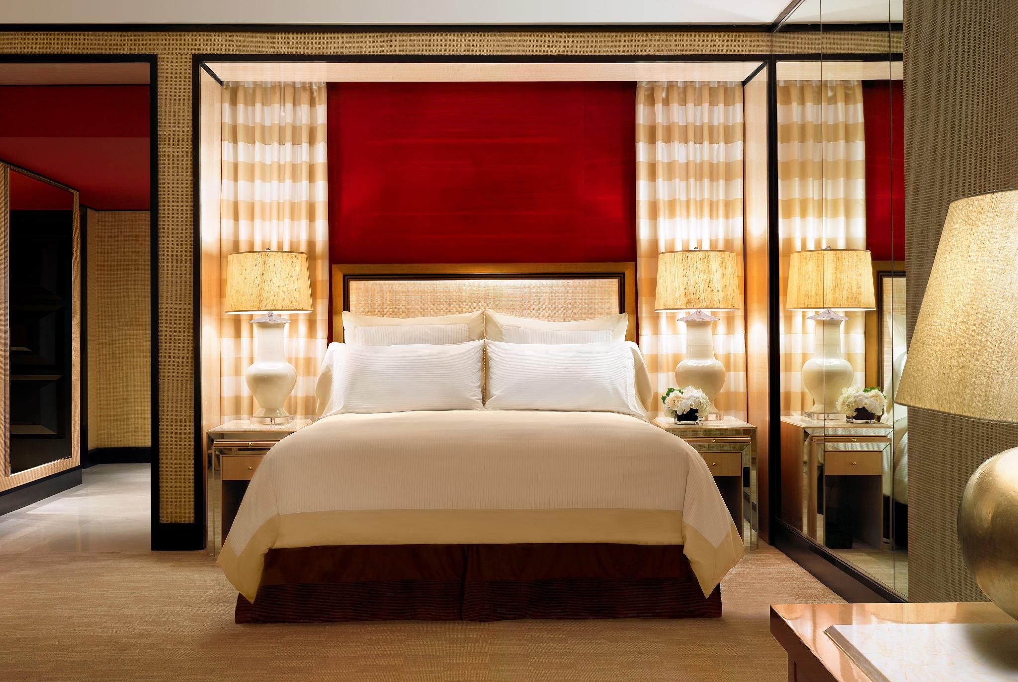Encore Panoramic View King Room