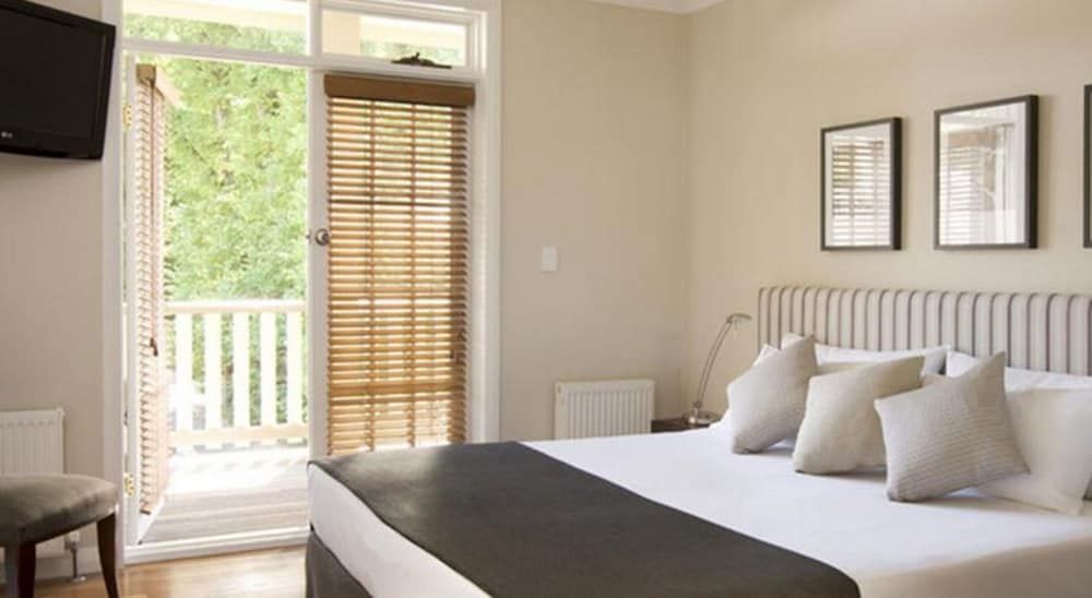 Peppers Craigieburn Elms Balcony Room