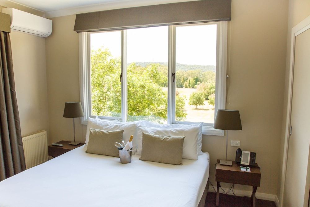 Peppers Craigieburn Elms Balcony Room 2