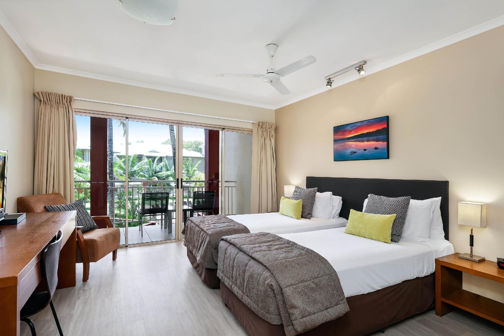 Mantra Amphora Palm Cove 2 Bedroom Dual Key