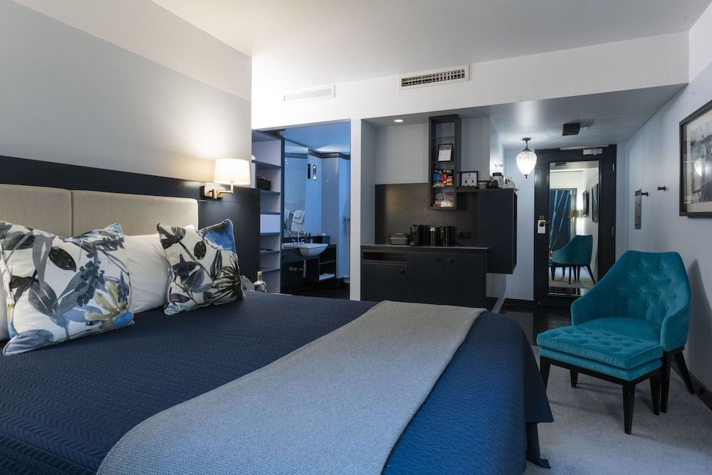 Accessible Queen Room