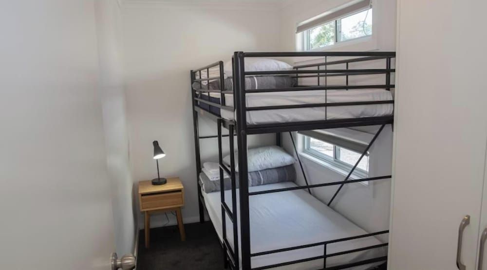 Discovery Parks - Forster Superior 2 Bedroom Cabin - Sleeps 4 2