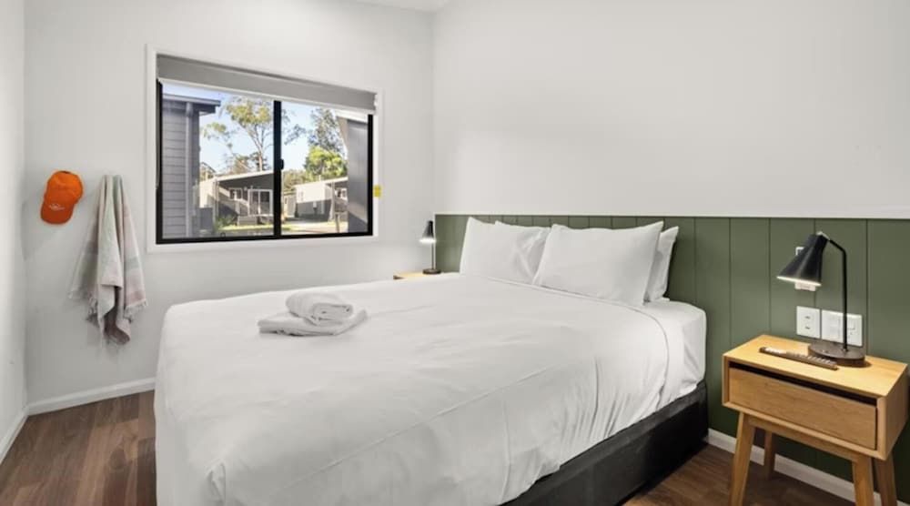 Discovery Parks - Forster Deluxe 2 Bedroom Accessible Cabin - Sleeps 5 2