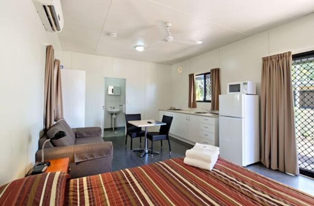 Discovery Parks - Darwin Standard Studio Cabin 3