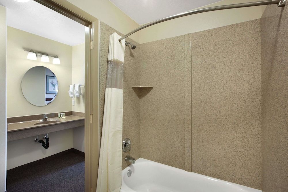 Room, 1 Queen Bed, Accessible