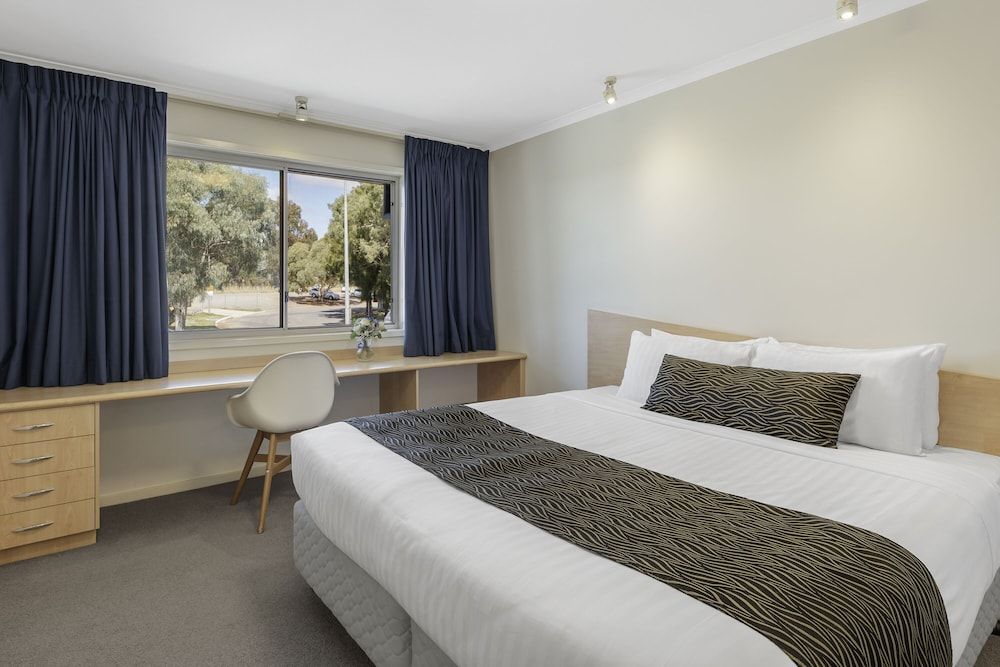 Ramada Encore by Wyndham Belconnen Canberra Standard Triple Room