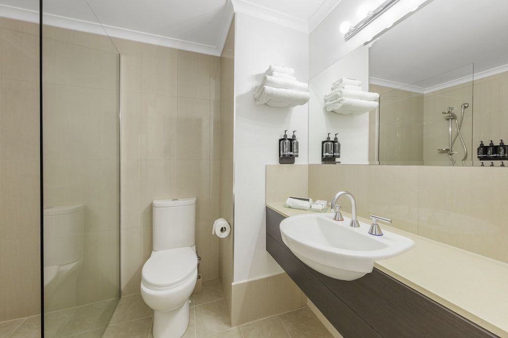 Ramada Encore by Wyndham Belconnen Canberra Standard Triple Room 5