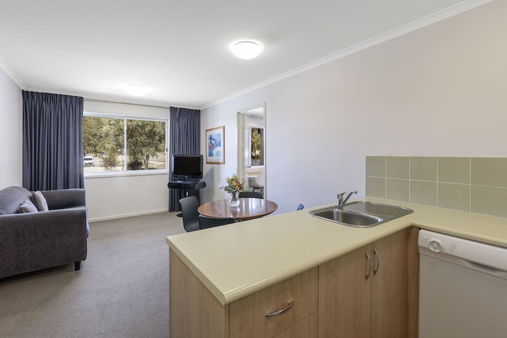Ramada Encore by Wyndham Belconnen Canberra Standard Apartment, 2 Bedrooms 3