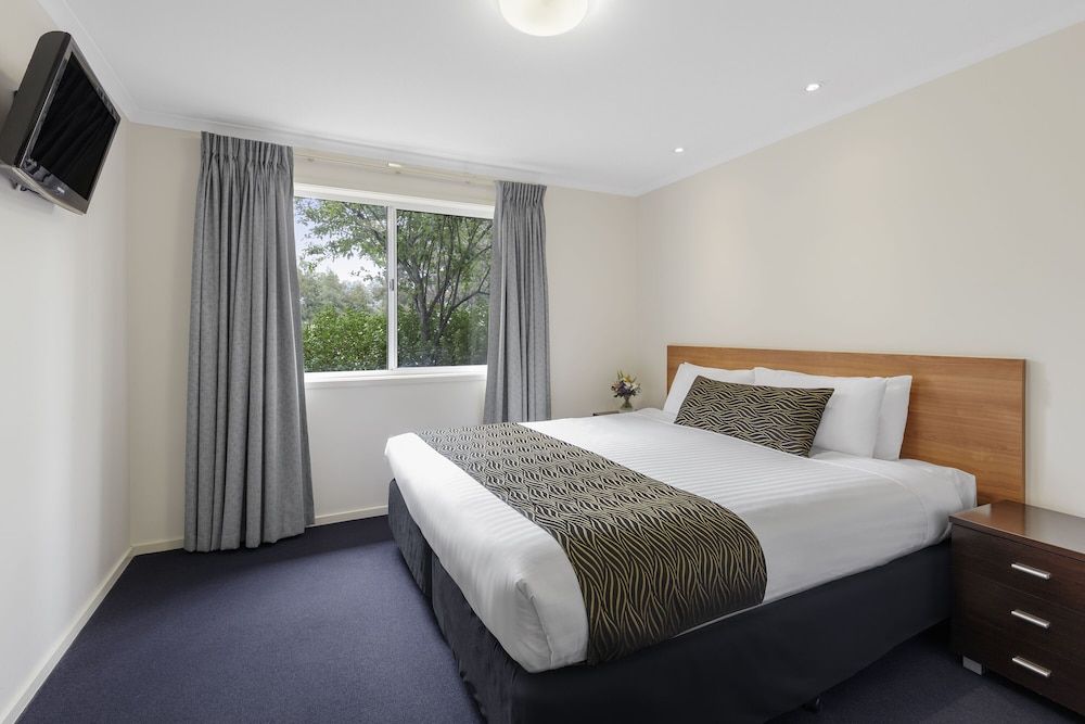Ramada Encore by Wyndham Belconnen Canberra Executive Room, 1 King Bed