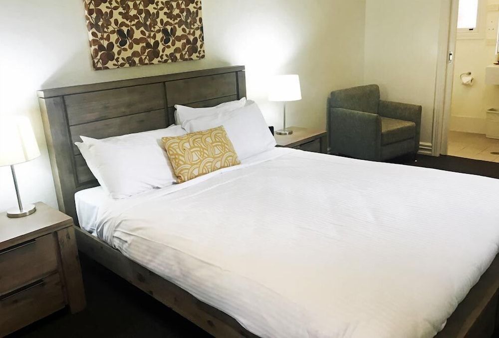 Standard Studio, 1 Queen Bed