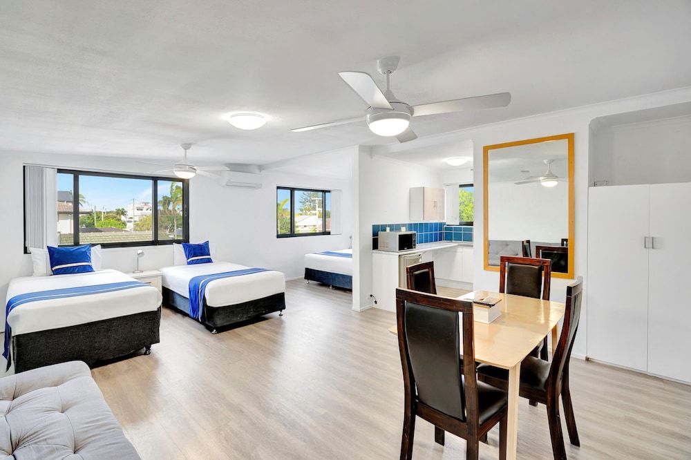 Montego Mermaid Beach Motel Family Room, Multiple Beds, Kitchenette
