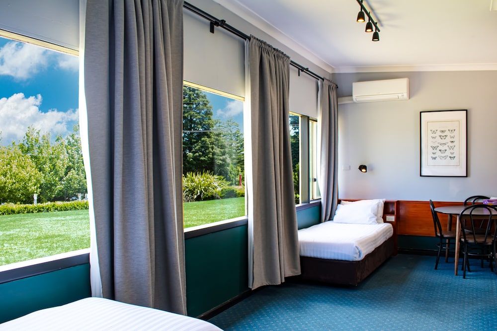 Echo Point Discovery Motel Scenic View Queen Plus Two 2