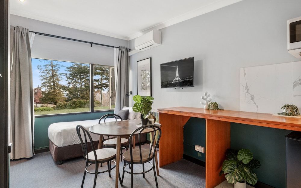 Echo Point Discovery Motel Scenic View Queen Plus Two 5