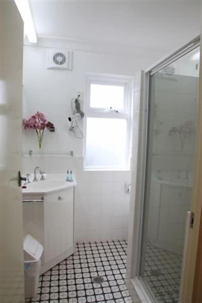 The 3 Explorers Motel Superior Family Room 5