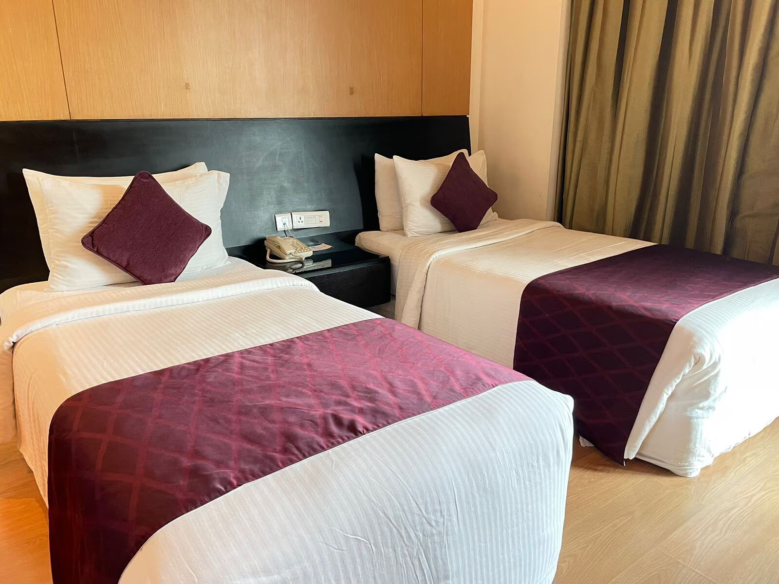 Executive Suite, 2 Twin Beds