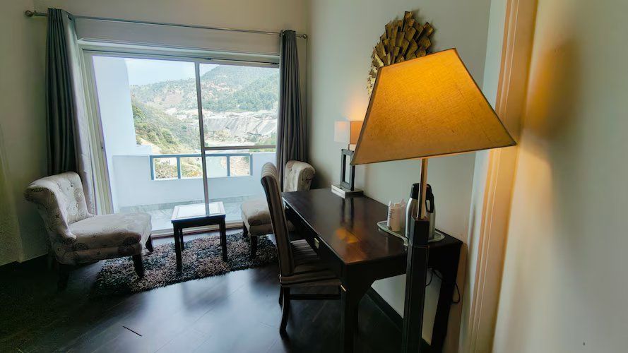 Deluxe Room With Valley View