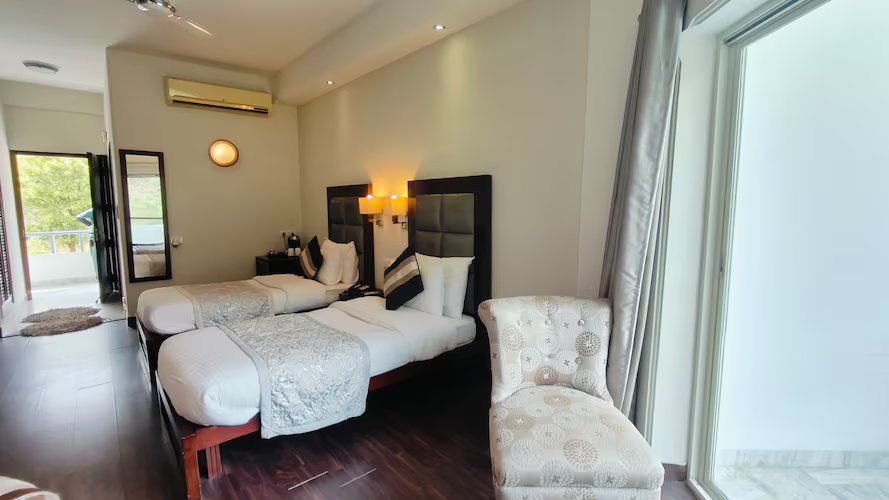 Premium Twin Bed Room