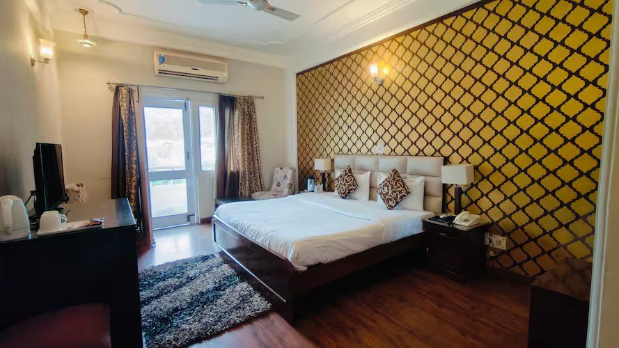 Deluxe Room With Valley View