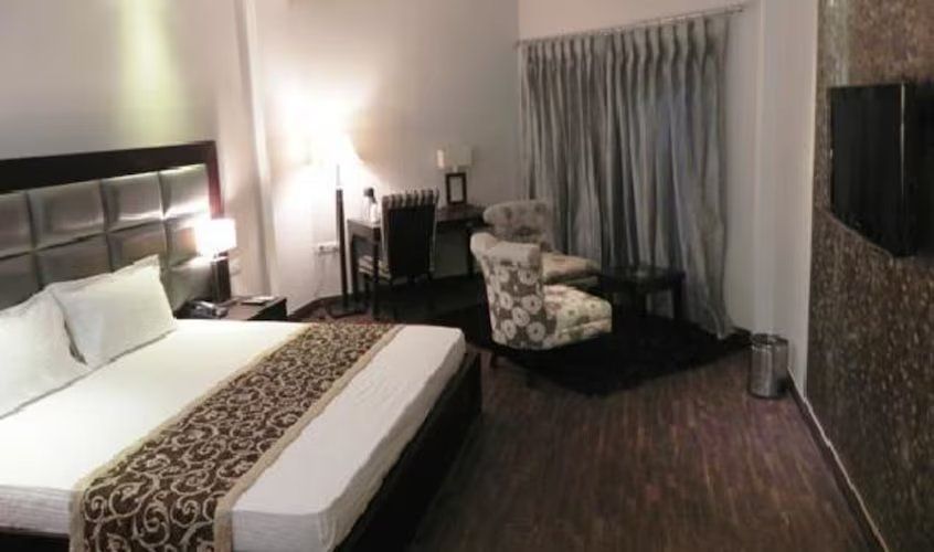 Deluxe Room With Valley View