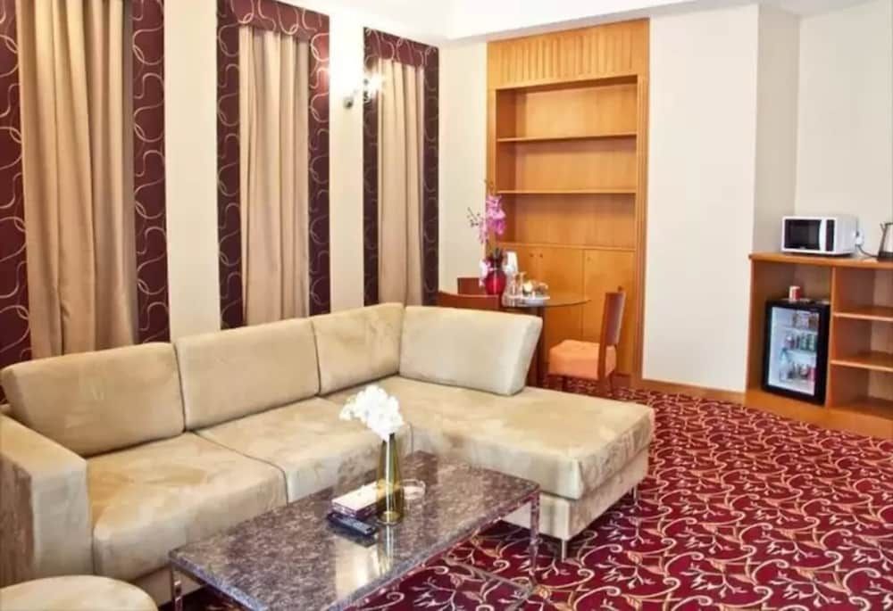 undefined Ramee Rose Hotel 8