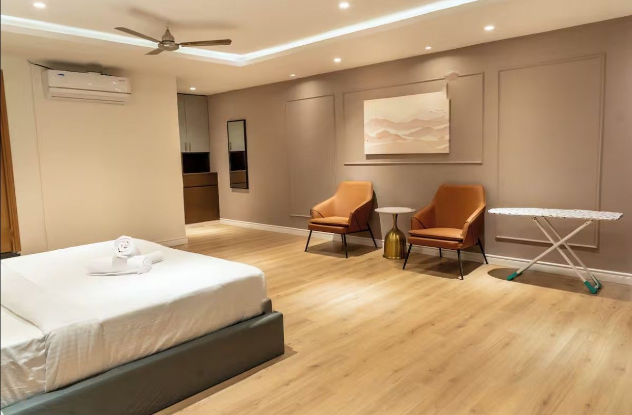 Duplex Suite with Kitchenette, 05 Bed rooms