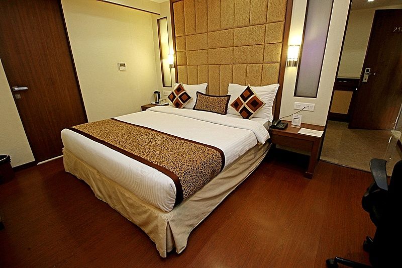 Hotel Planet Landmark Deluxe Room 5