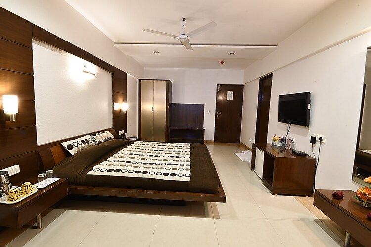 Platinum Residency Deluxe Room 2