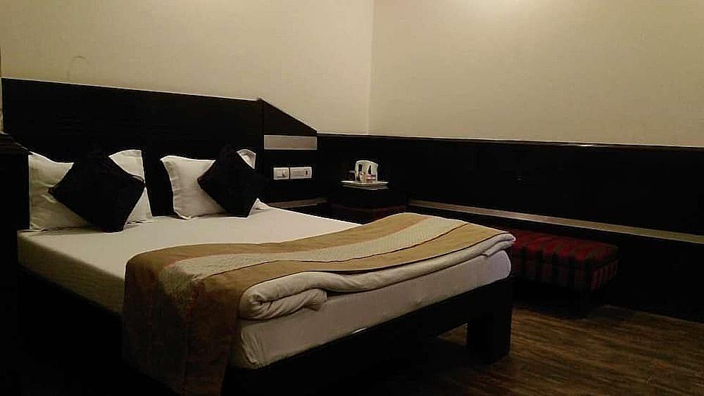 Hotel Aadhar Deluxe Room 5