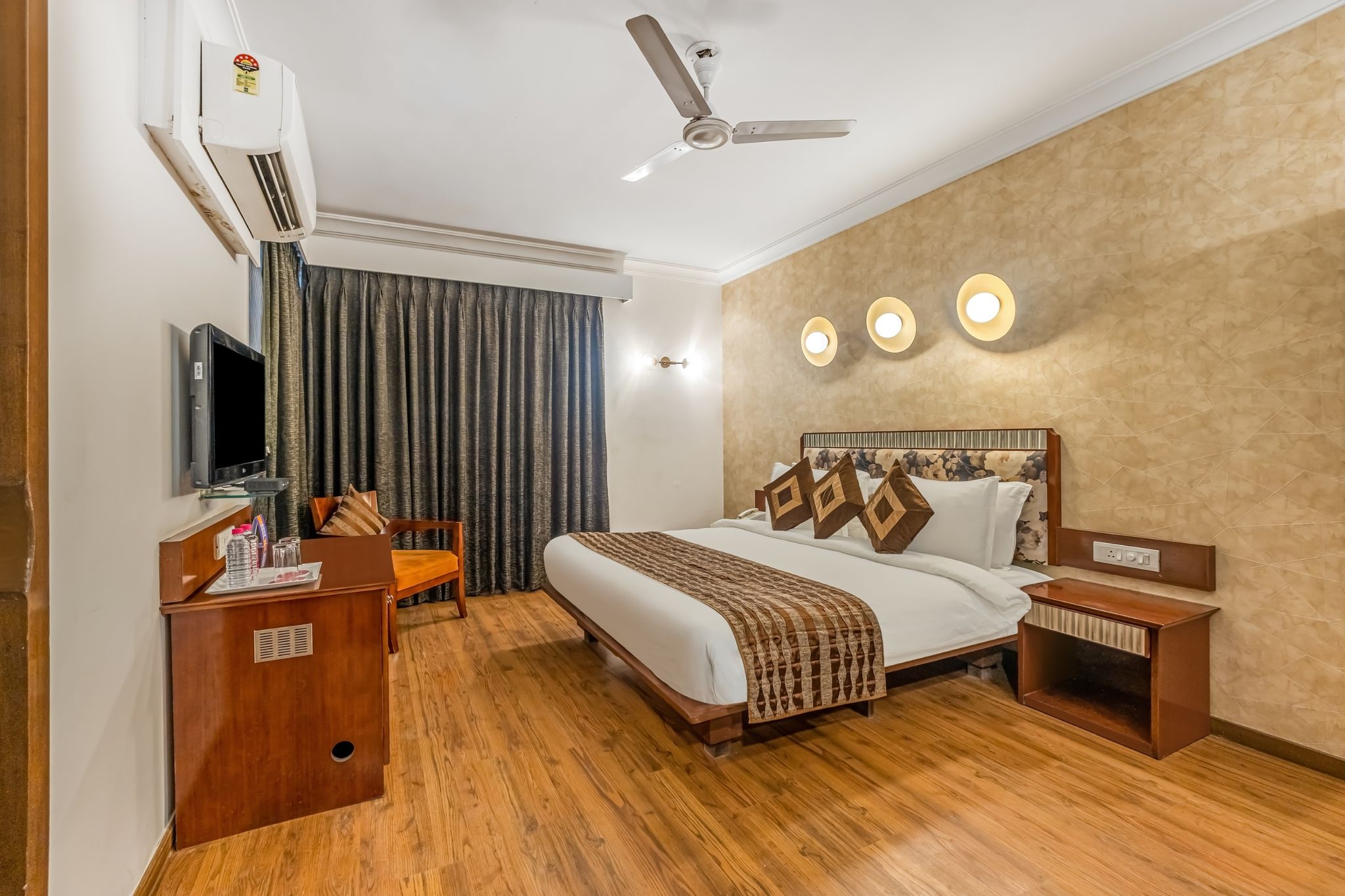 Deluxe Room With King Bed