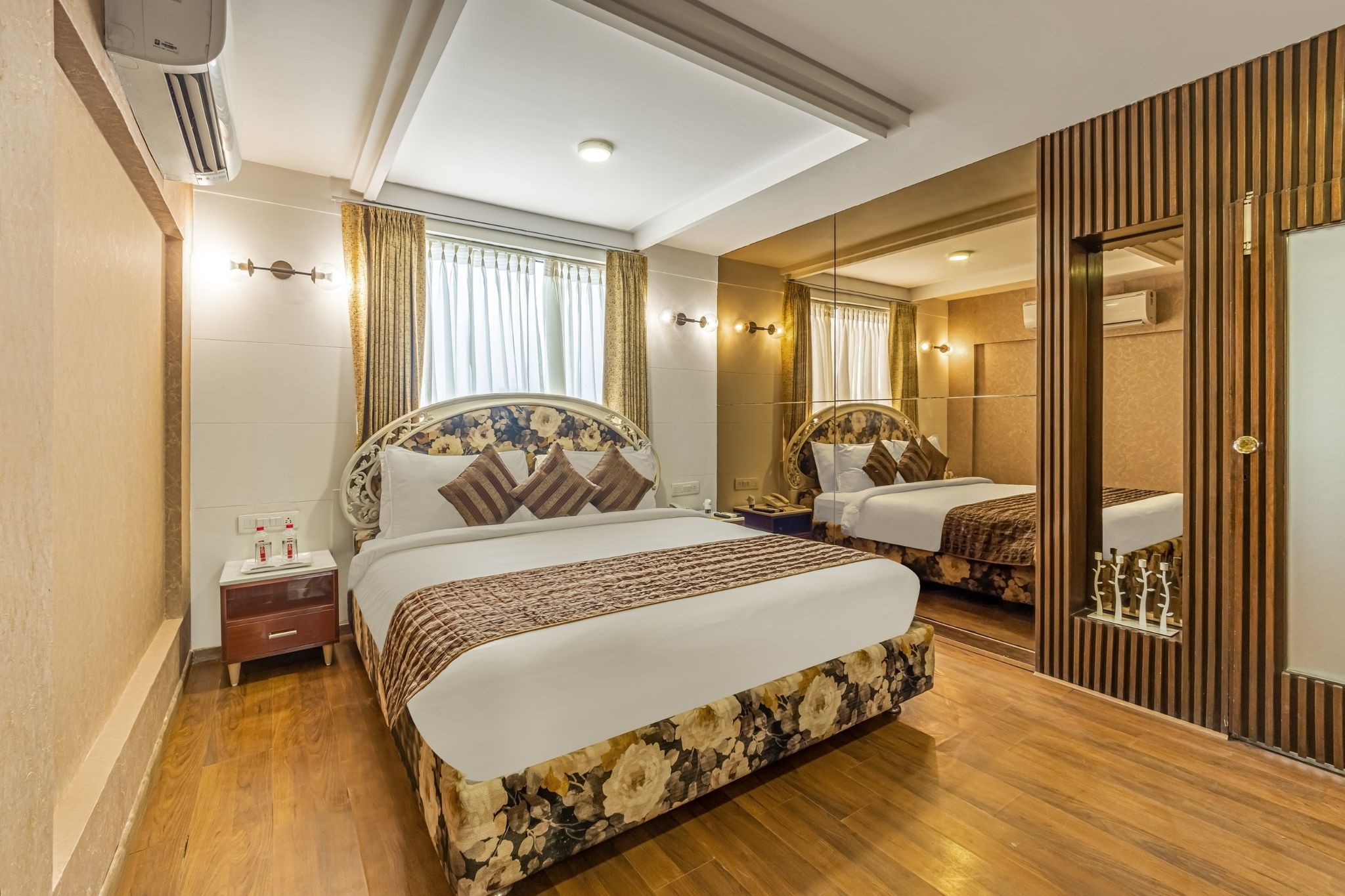 Suite With Jacuzzi Bathtub