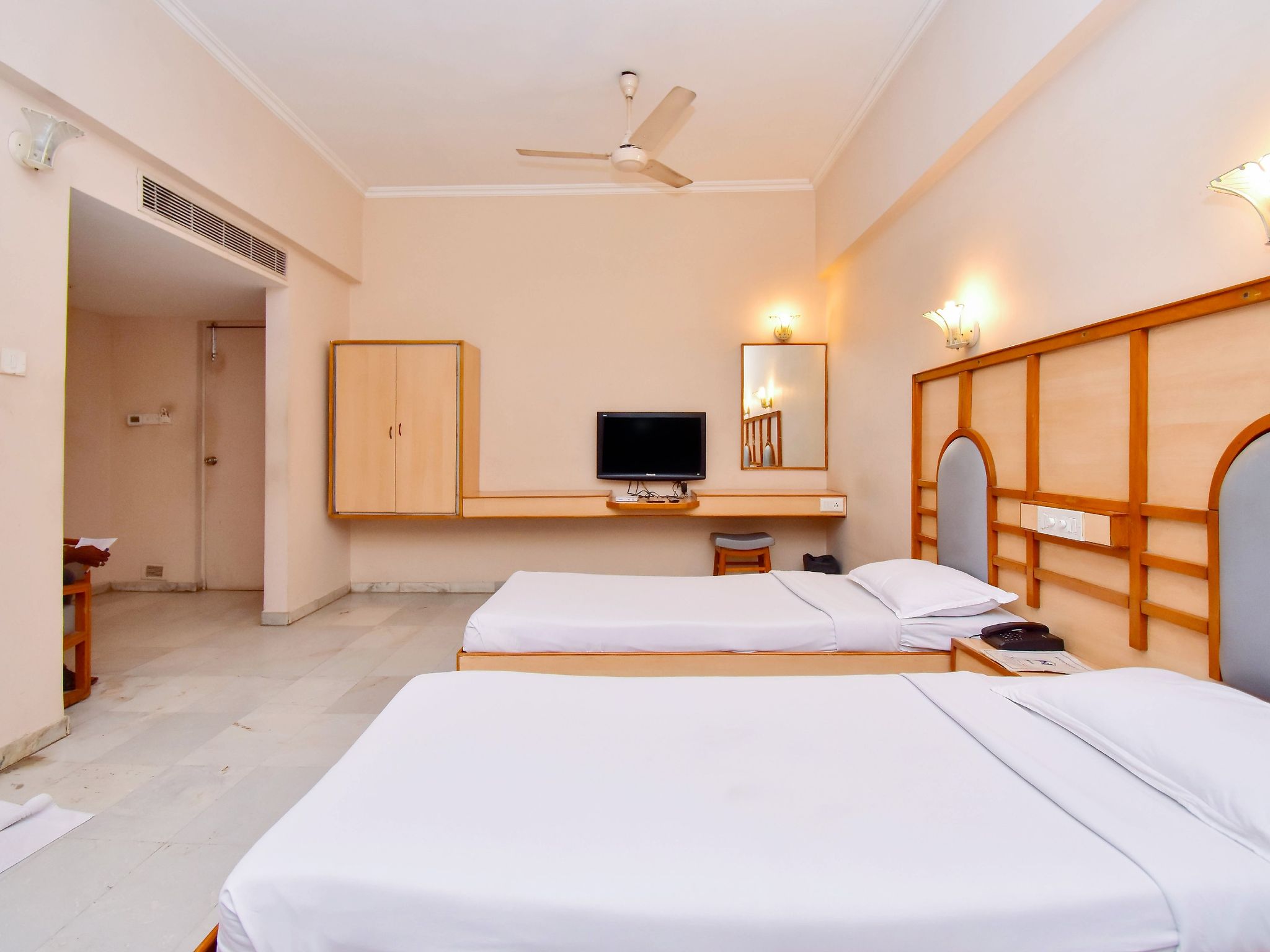 Bhimas Deluxe Deluxe Ac Room 5