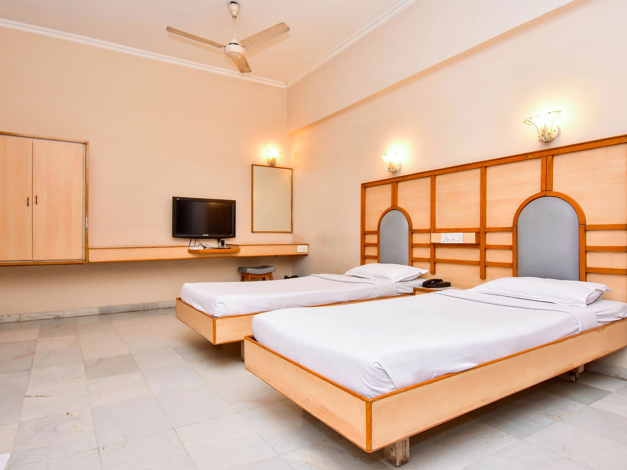 Bhimas Deluxe Deluxe Ac Room 4
