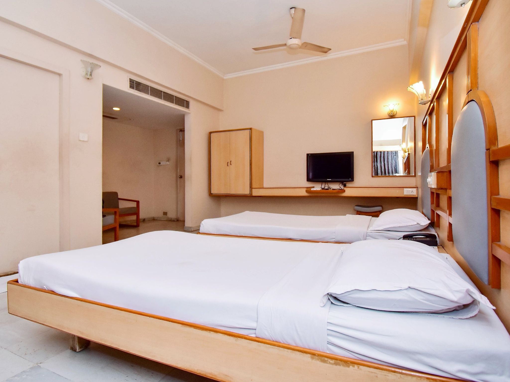 Bhimas Deluxe Deluxe Ac Room 3