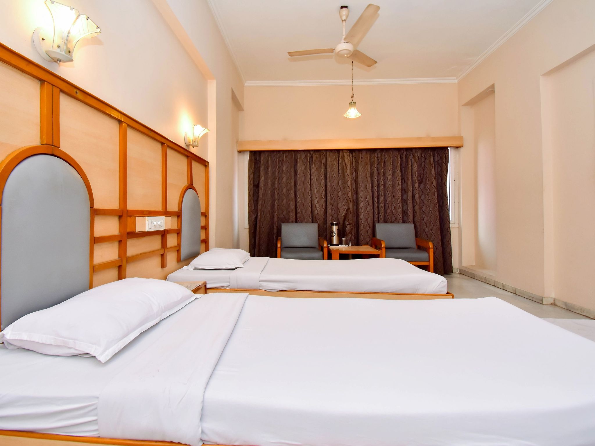Bhimas Deluxe Deluxe Ac Room 7