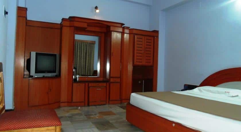 Hotel Bhimas Paradise Deluxe Double Room with AC 4