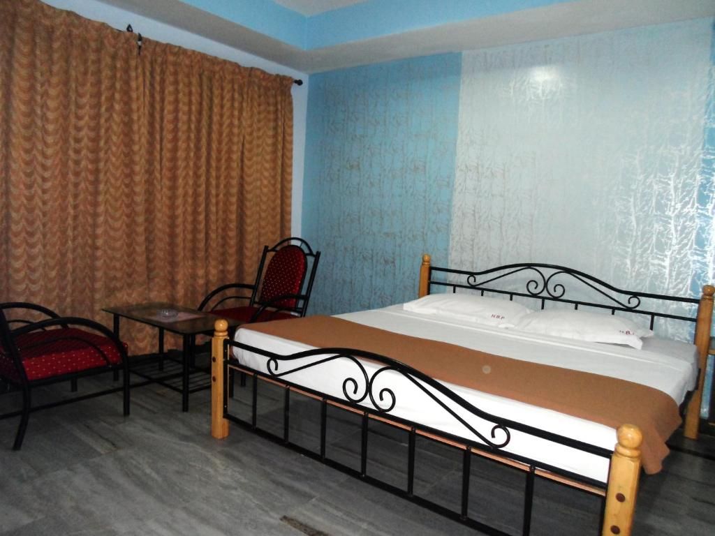 Hotel Bhimas Paradise Deluxe Double Room with AC 2